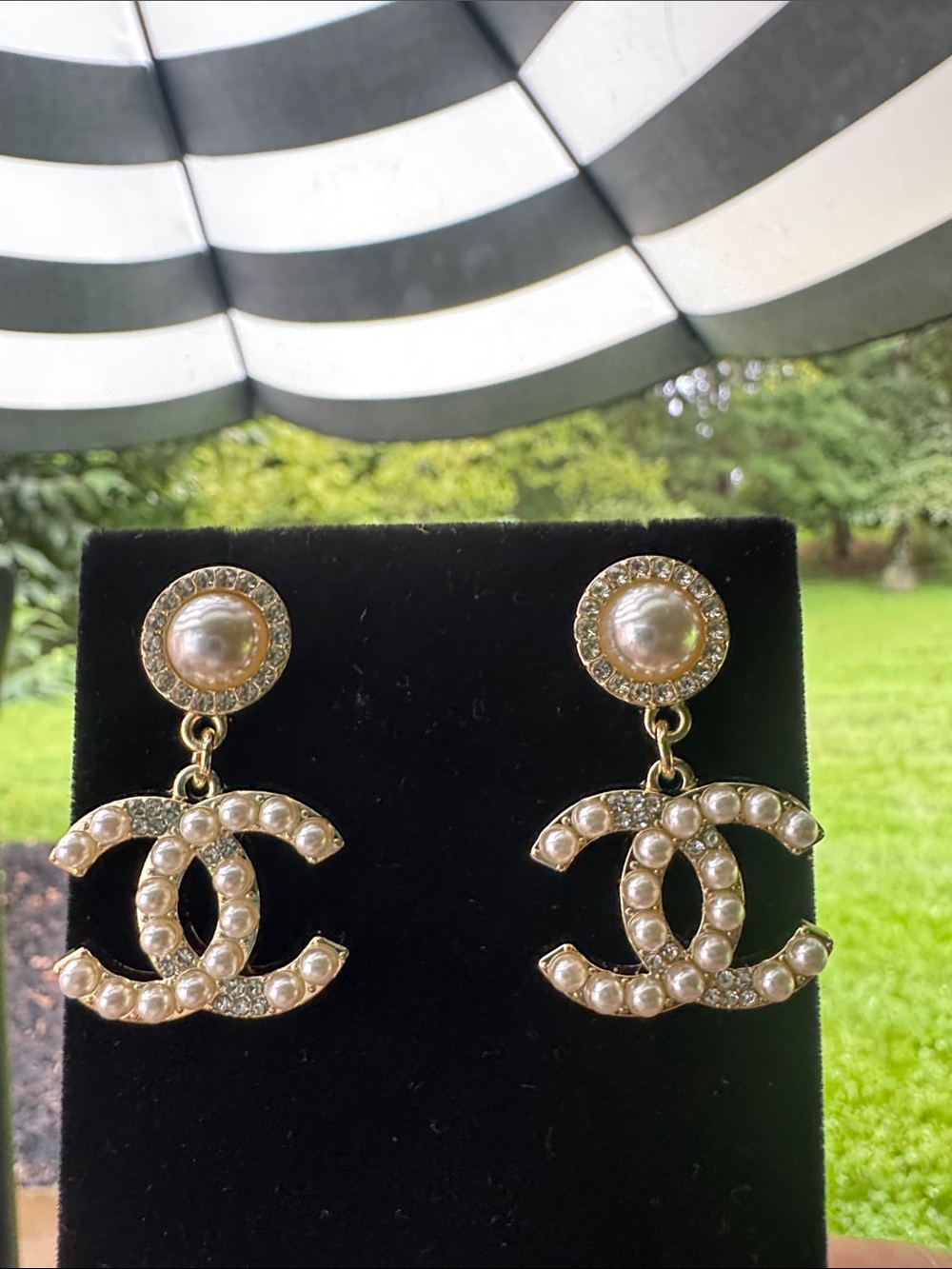 Earrings Gold-Tone Drop Earrings with Pearls and Crystals